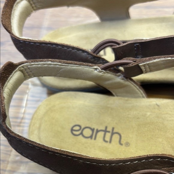 Earth Brown Leather Fisherman Sandals - Picture 5 of 6